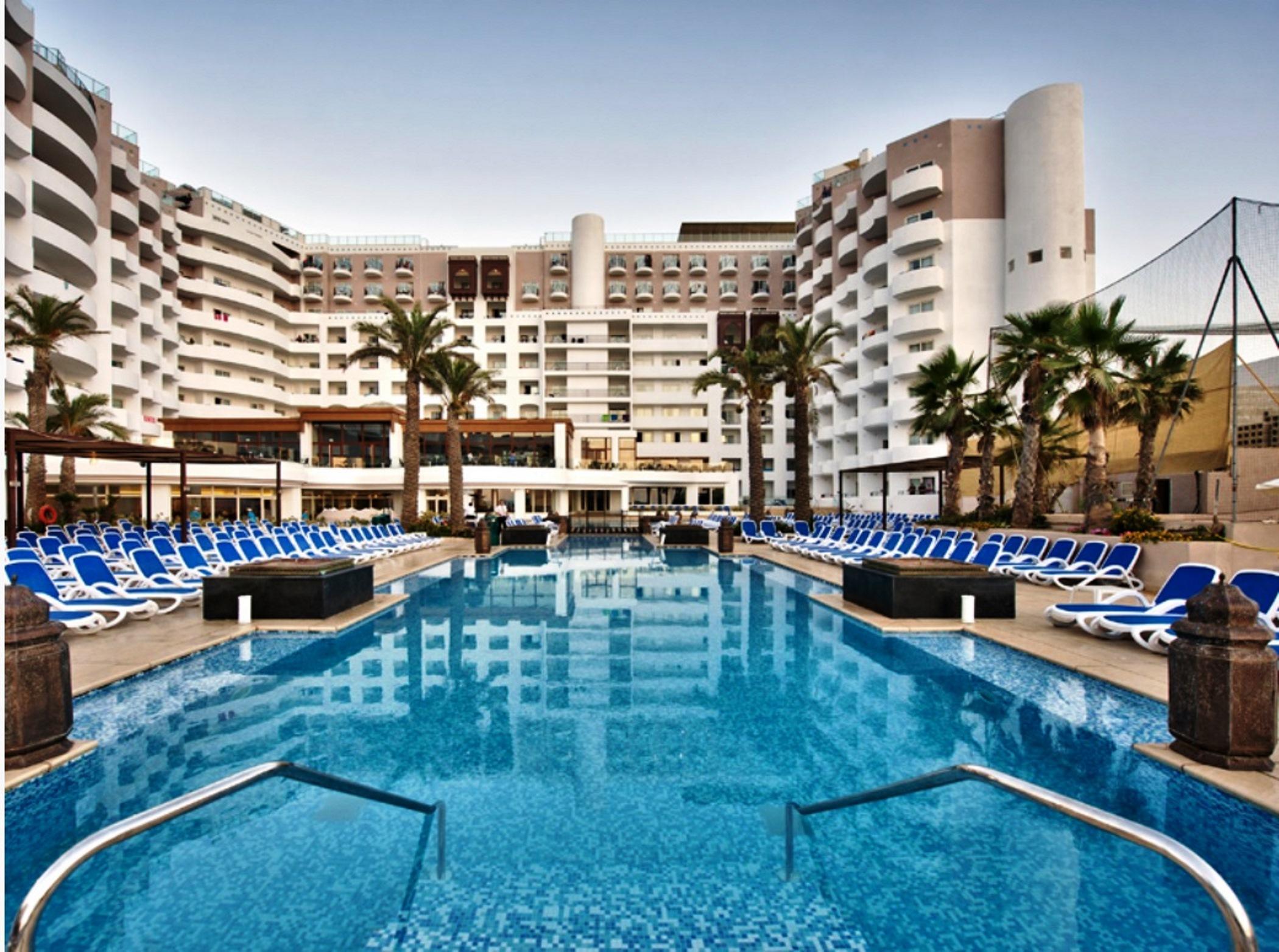 فندق Db San Antonio + 4*